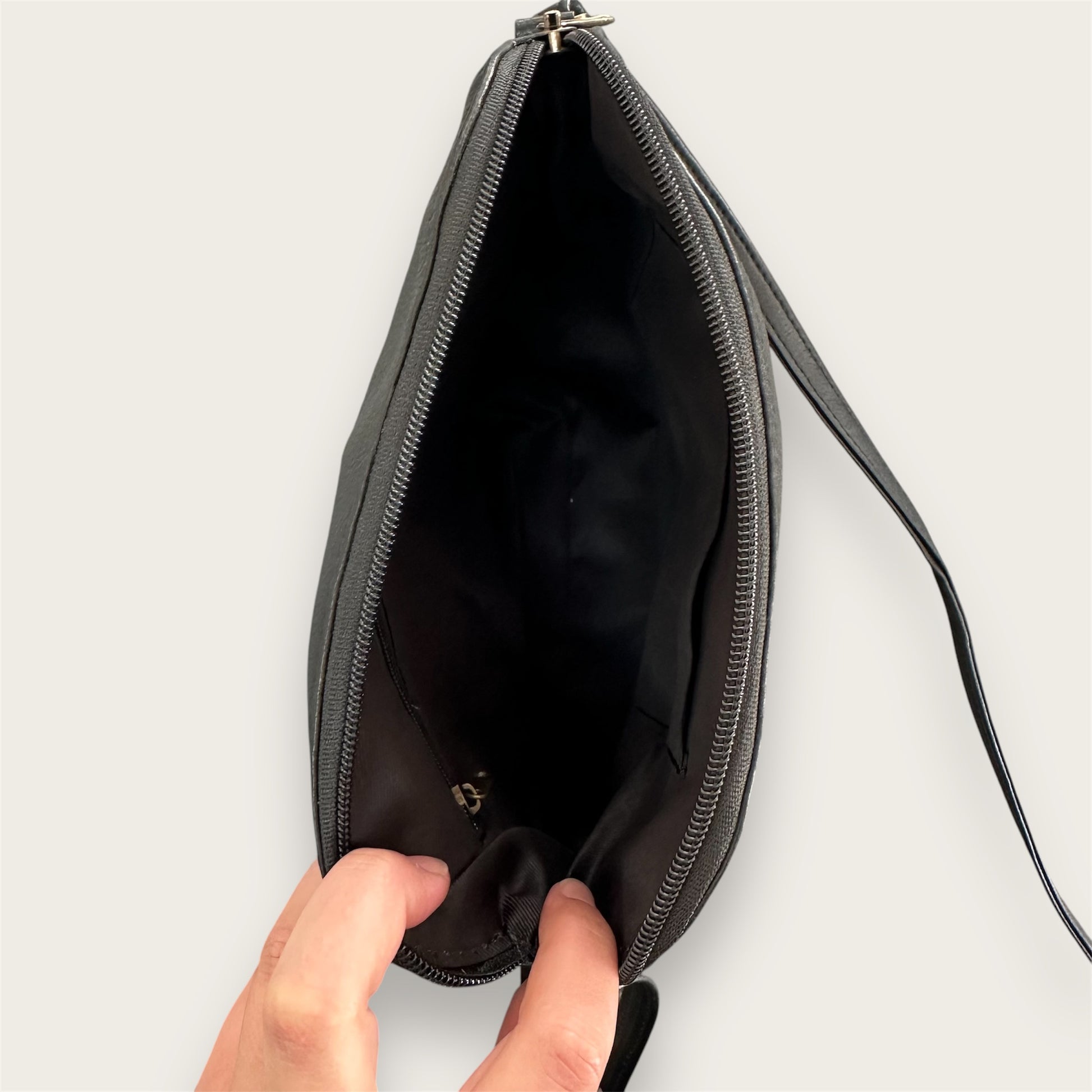 Large cowhide and leather crossbody bag in black & white