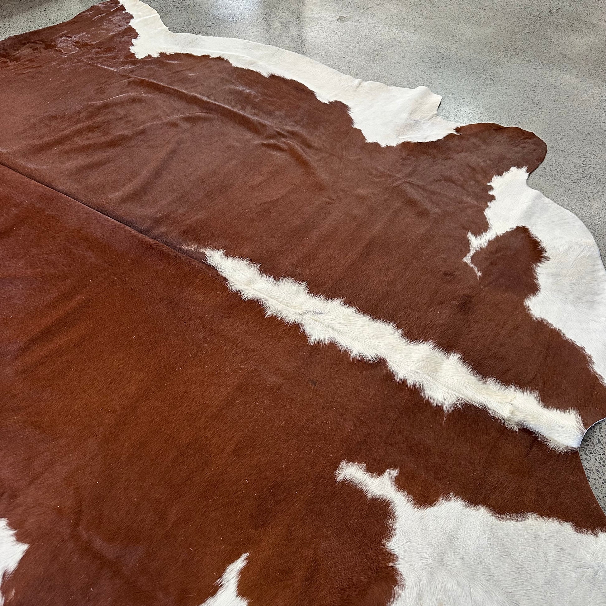 Large Premium Cowhide Rug Brown & White Hereford