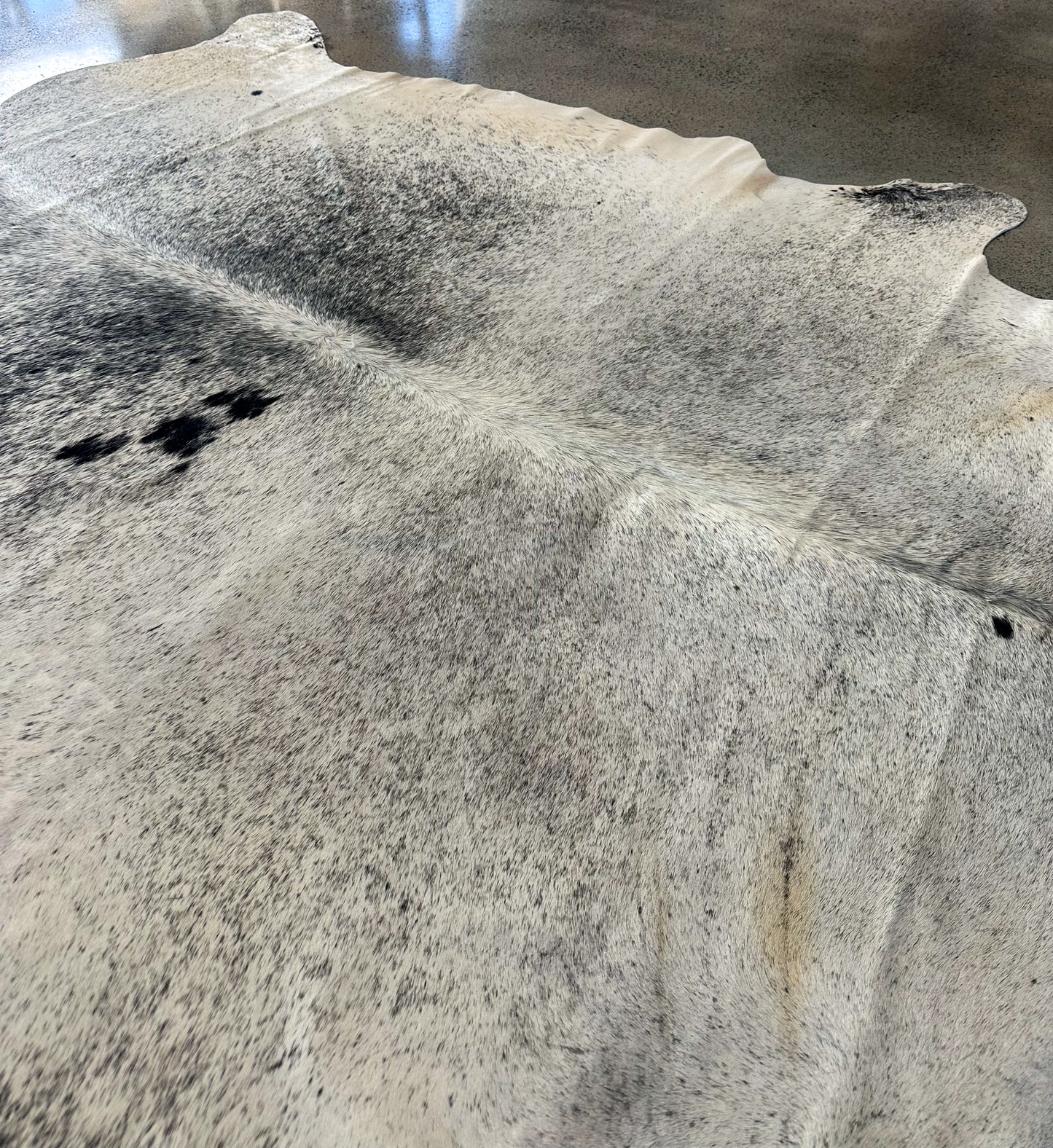 Large Premium Cowhide Rug in Light Black and White salt and pepper