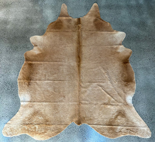 Large Cowhide Rug in Caramel Highlander