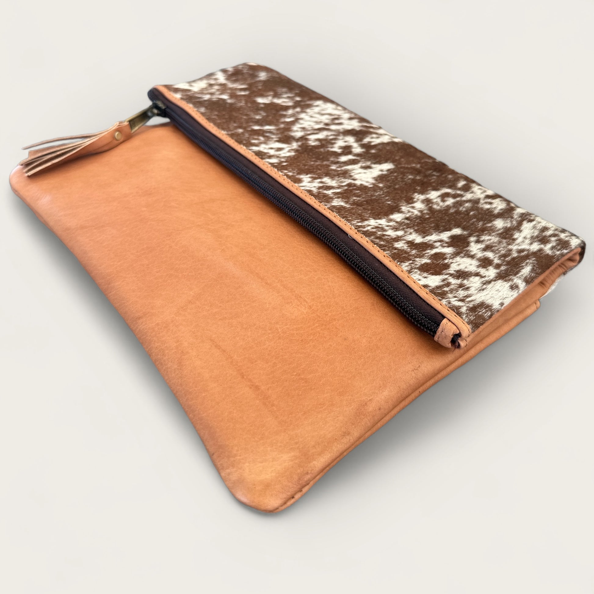 Cowhide & Leather Handbag with detachable hand strap in tan