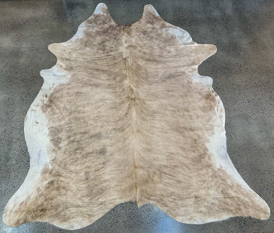 Large Cowhide Rug in Champagne Brindle
