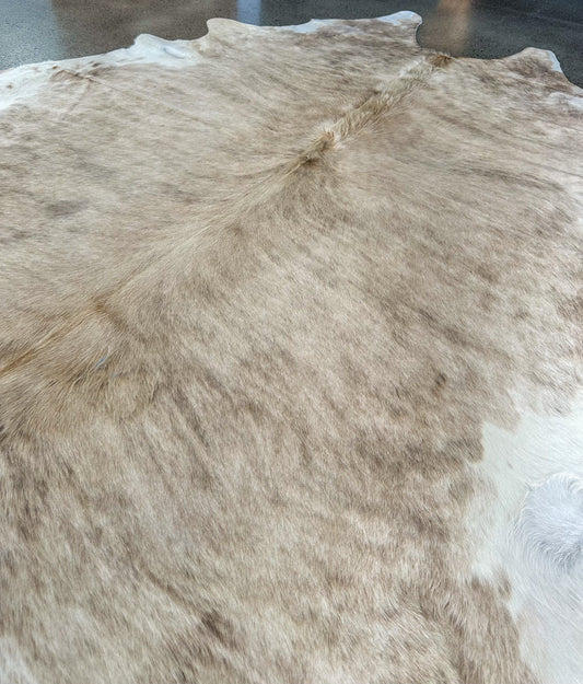 Large Cowhide Rug in Champagne Brindle