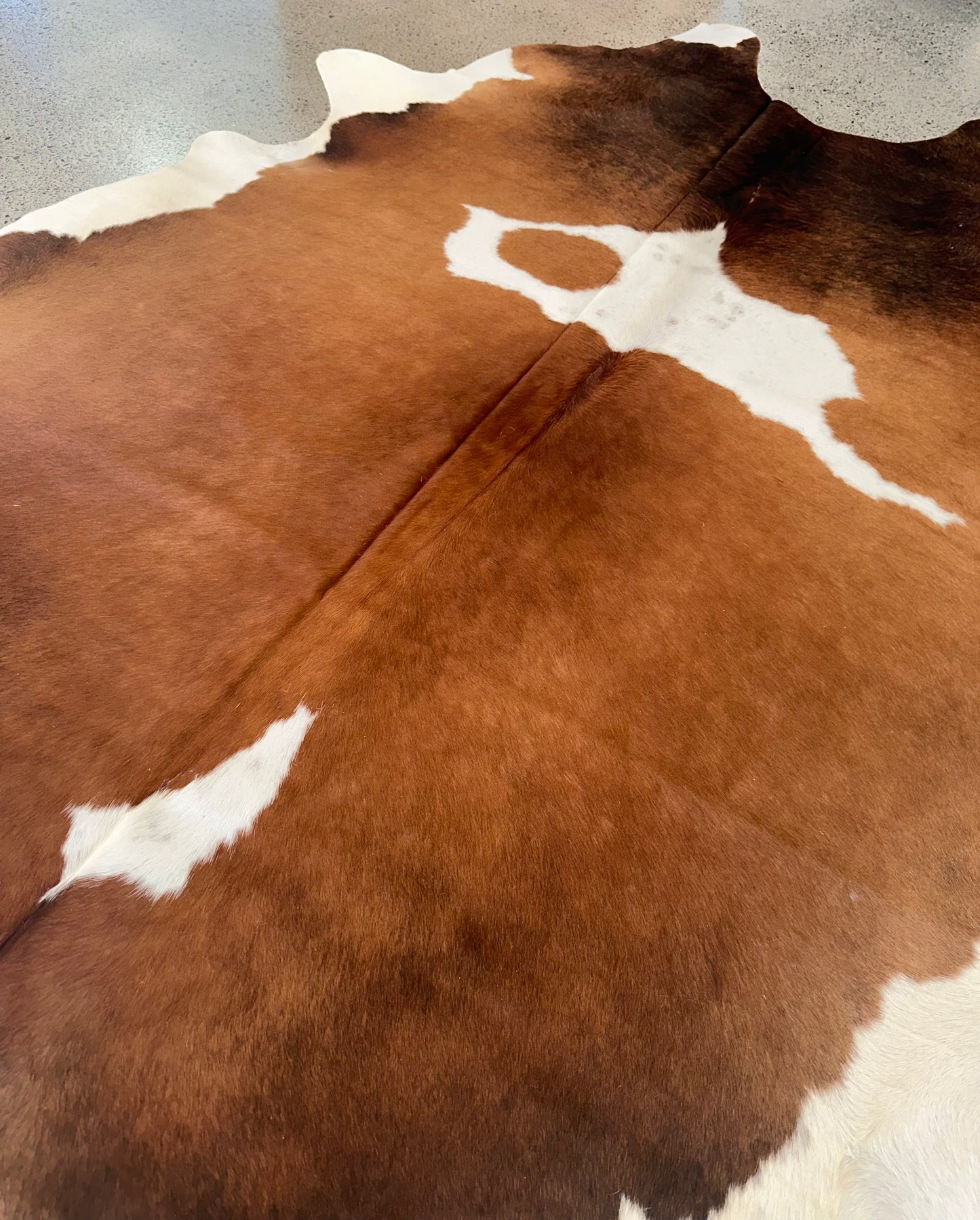 Large Premium Genuine Cowhide Rug in Brown and White